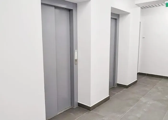 Elegant Escape * Bucharest